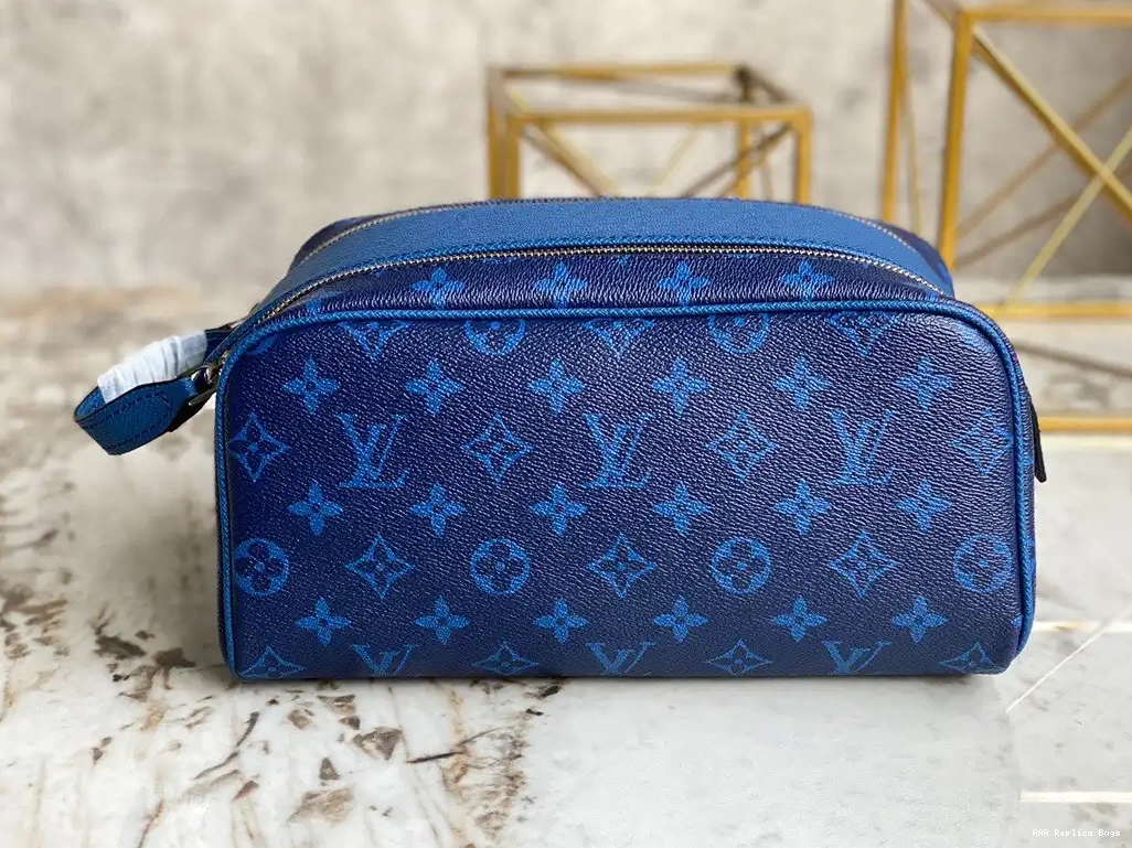 Aaa replica ru TOILET KIT VUITTON POUCH DOPP LOUIS 0629